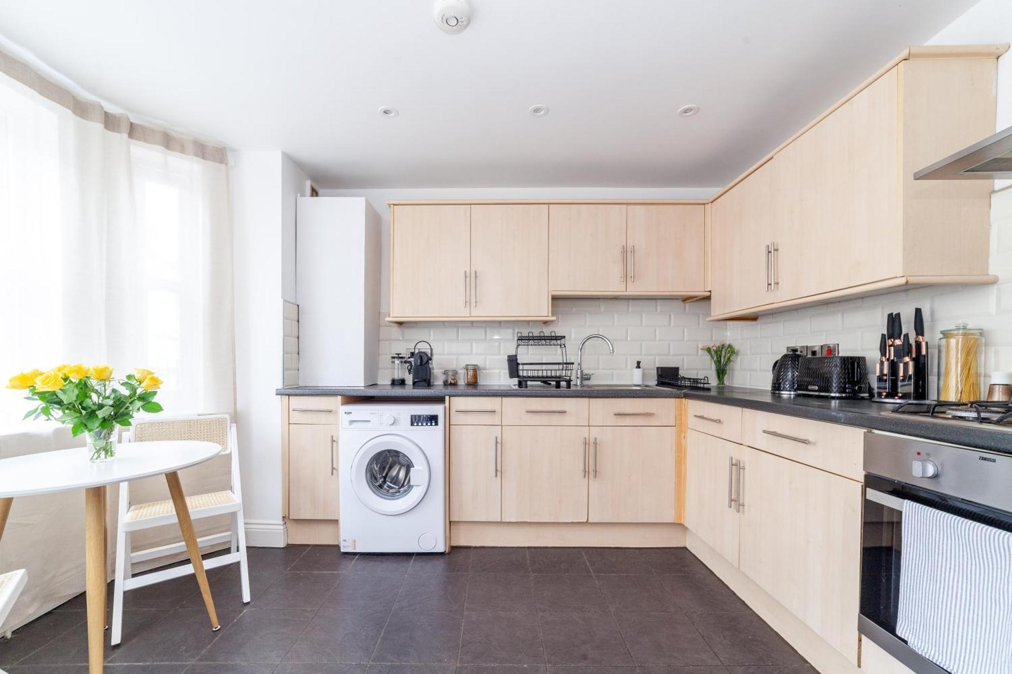 Arte Stays Serviced Houses Stratford - 3 Bedrooms 2 Bathrooms Houses London, Stratford, Maryland, Free Parking, Garden, Weekly Or Monthly Stays - Up To 8 Guests المظهر الخارجي الصورة